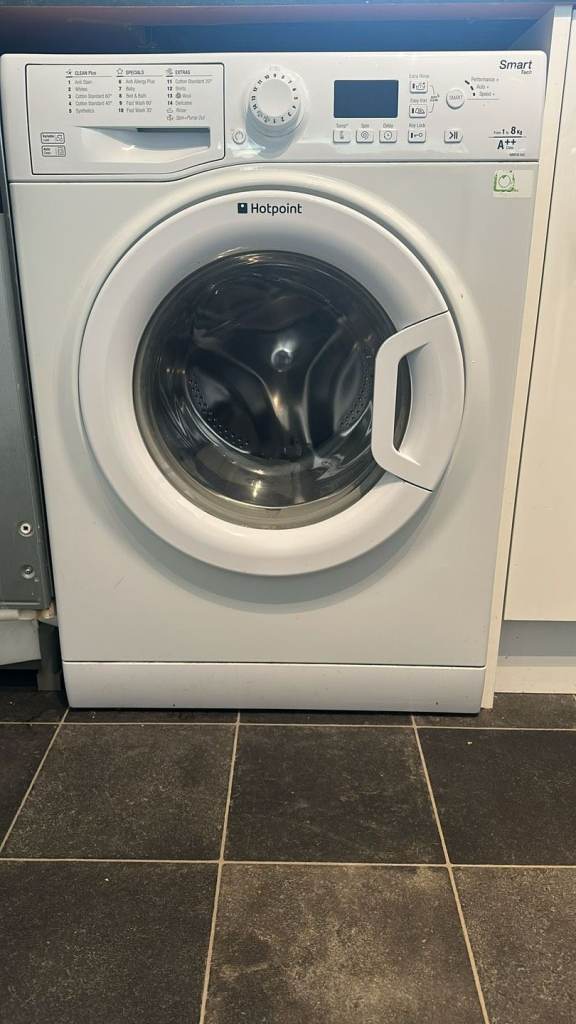 Washing Machine - Hotpoint - Free (Works Perfectly)
