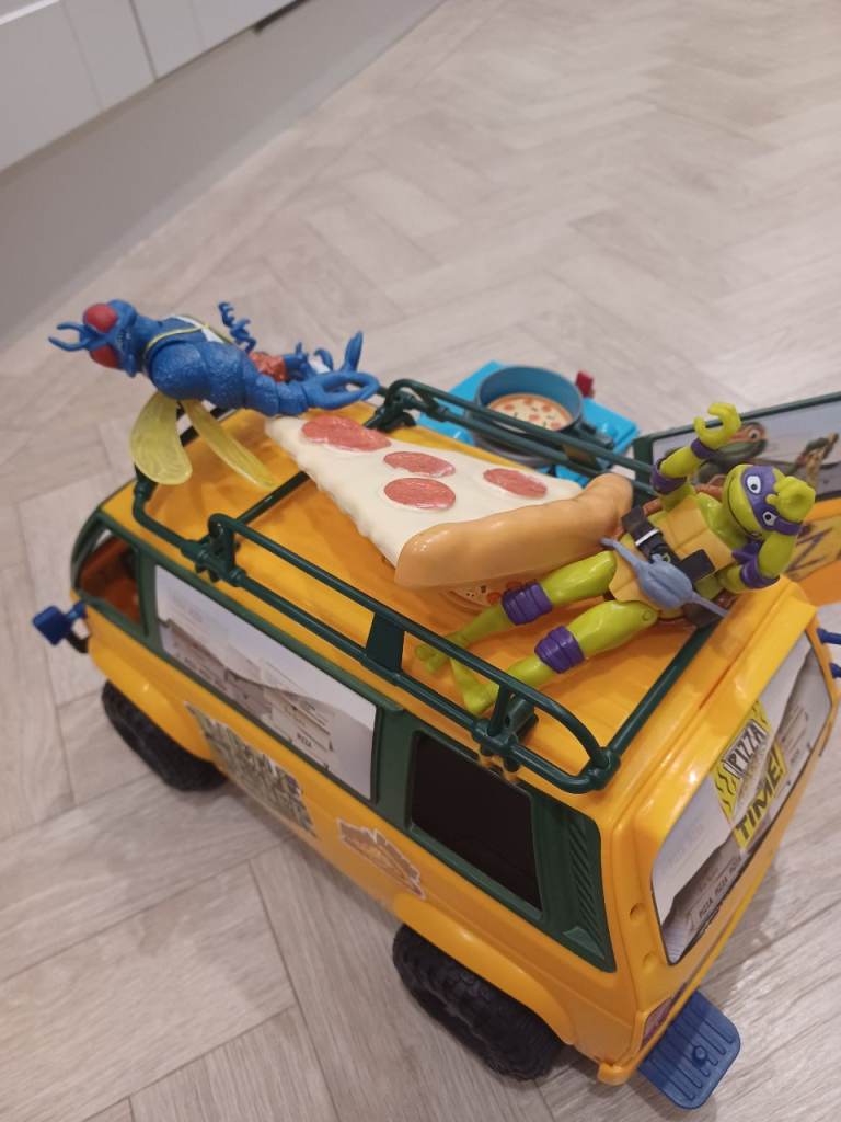 Teenage Mutant Ninja Turtles Mutant Mayhem Pizza Fire Delivery Van