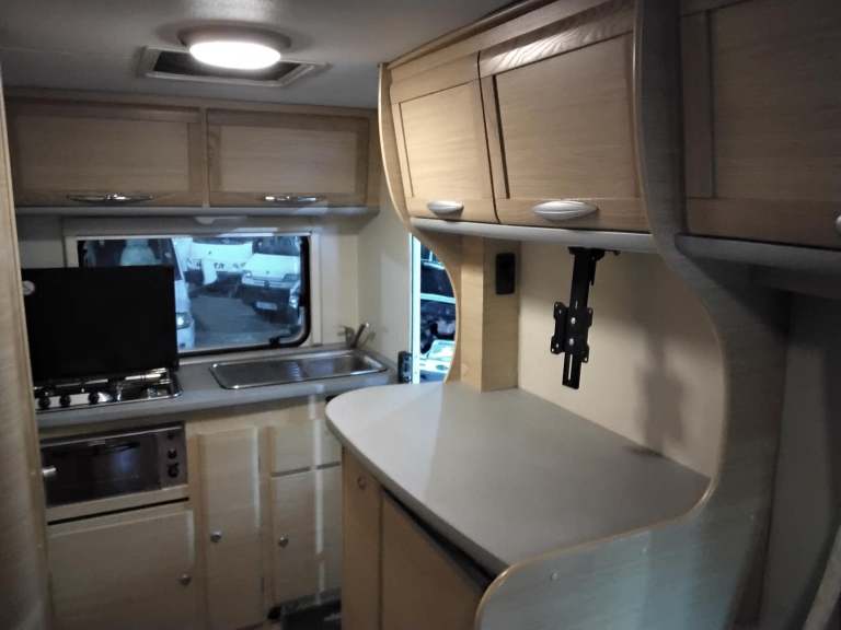 PLEASE BE AWARE THIS VEHICLE HAS BEEN STOLEN 