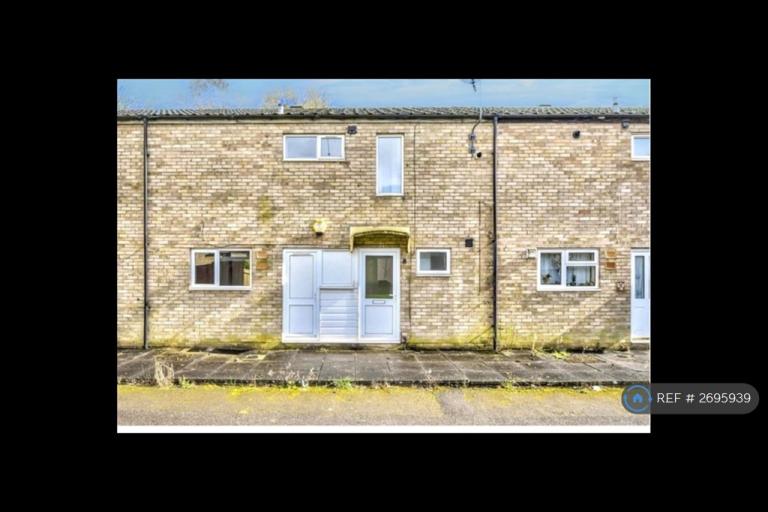 3 bedroom house in Holyrood Walk, Corby, NN18 (3 bed) (#2695939)