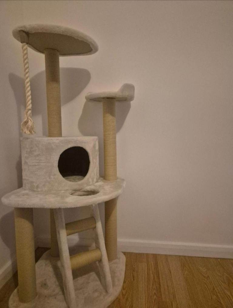 Cat Tree - Nearly New
