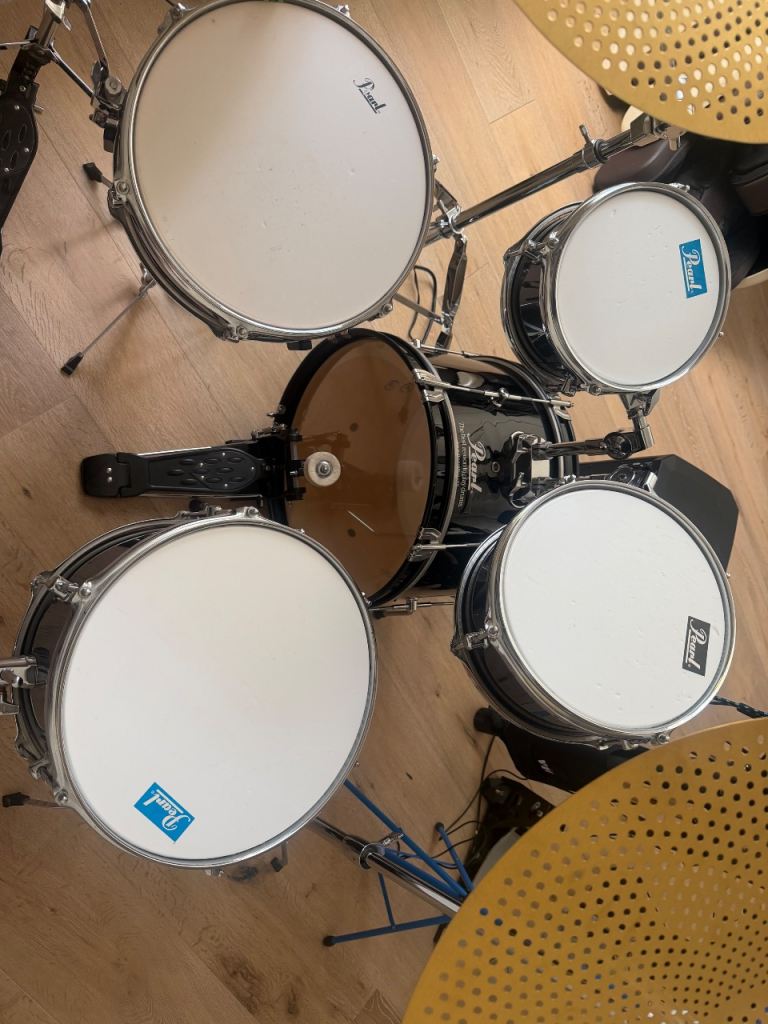 Pearl Roadshow Jr Drum Kit — Complete Set with Stool & Cymbals