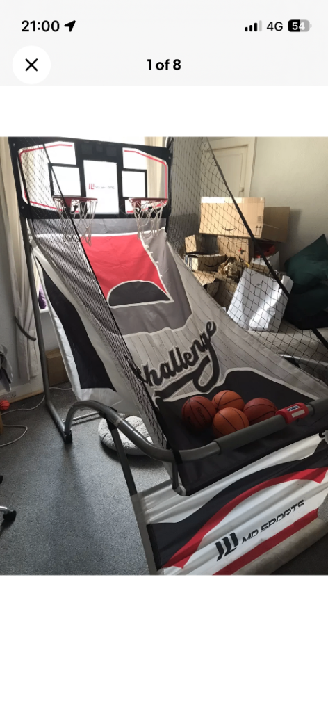 Arcade basketball game 
