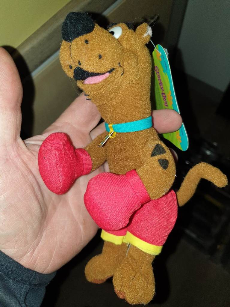 2 VINTAGE SCOOBY DOO   WITH TAGS 