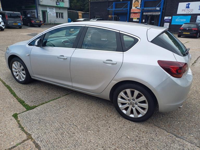 2011 Vauxhall Astra 2.0 CDTi 16V ecoFLEX Elite [165] 5dr HATCHBACK Diesel Manual