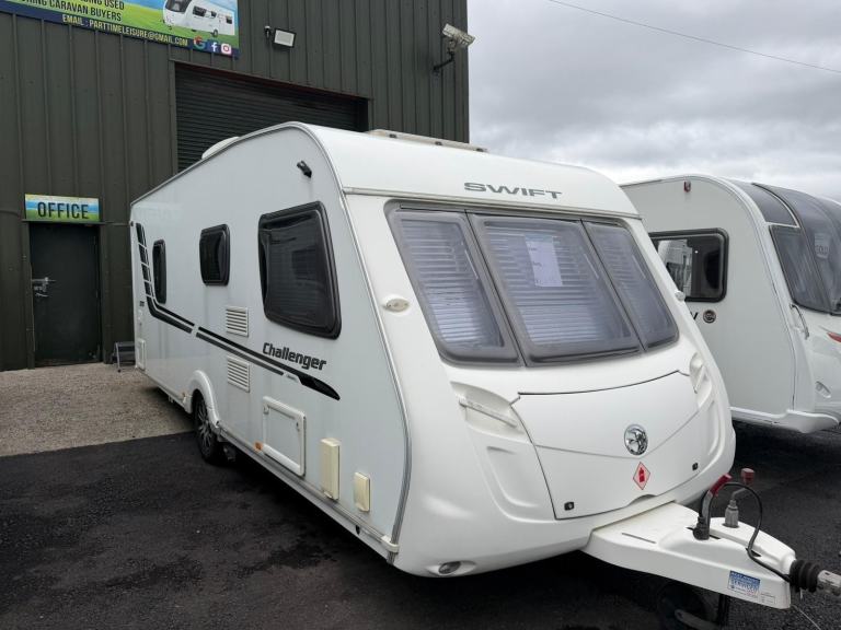2010 SWIFT CHALLENGER 570 - 4 BERTH CARAVAN 