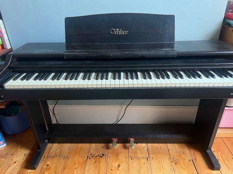 Digital piano - please read description 
