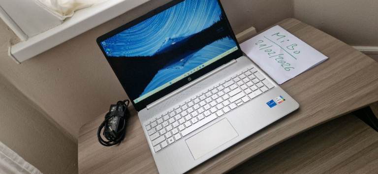 FREE DELIVERY DISCOUNTED (SCRATCHES) 2024 11th gen 15.6" Core i5 16GB RAM 512GB SSD HP Laptop PC