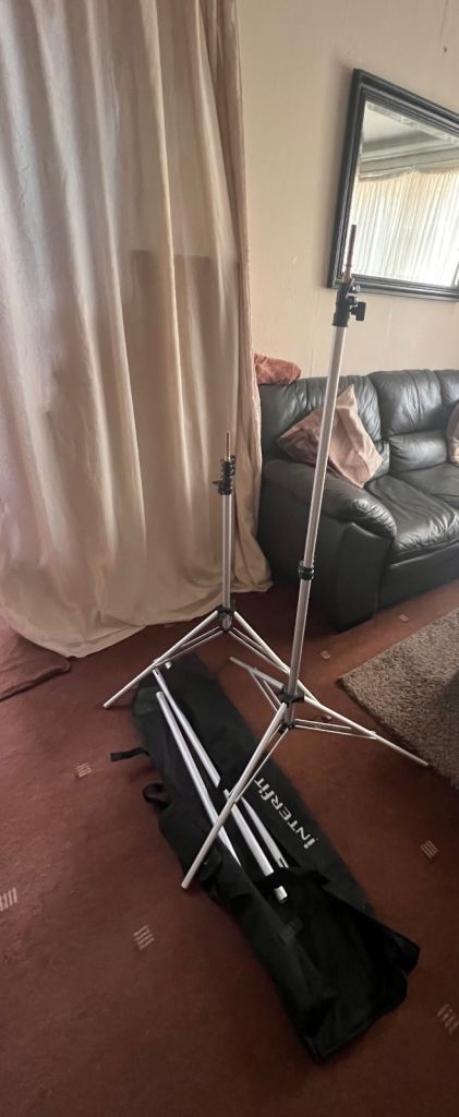 Photographic lighting stand with interfit bag