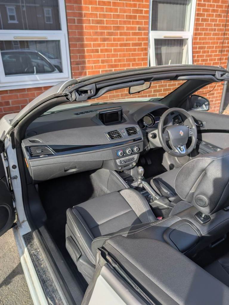 Renault, MEGANE, Convertible, 2013, Manual, 1461 (cc), 2 doors