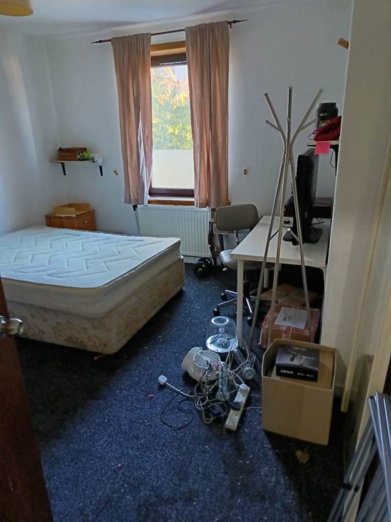 3 bedroom apartment 1st Nov