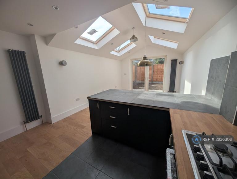 4 bedroom house in Meath Road, London, E15 (4 bed) (#2836308)