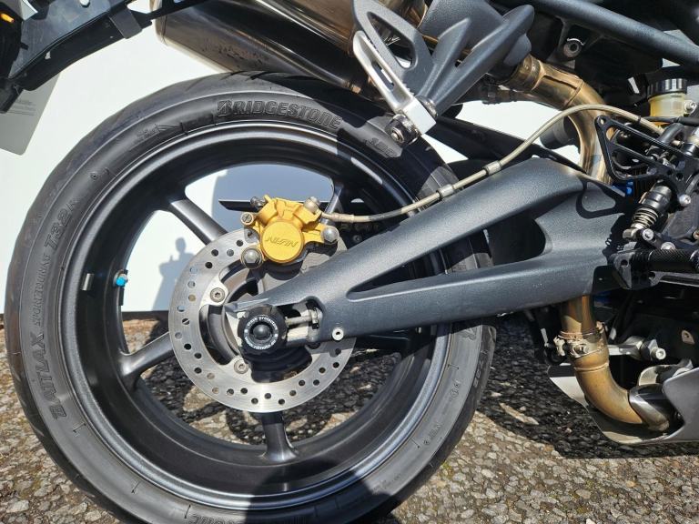 Triumph Street Triple R 675 abs in outstanding condition