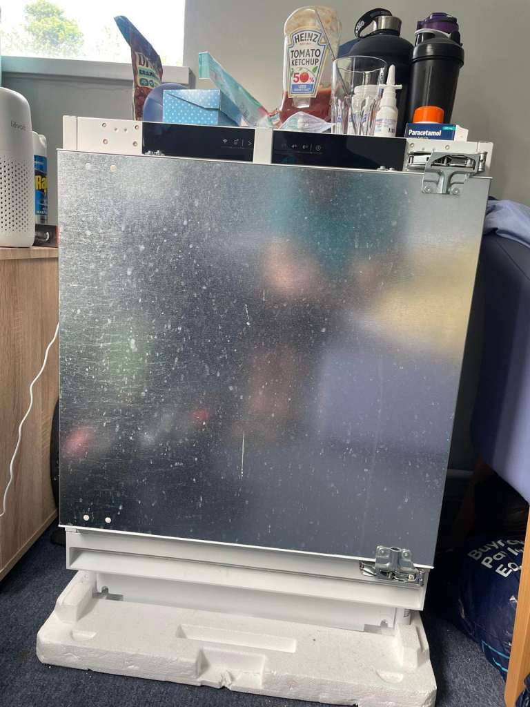 Built-Under Fridge – £519 New, Now £299! Ideal for Wine Bars, Cafés, Businesses – Like New