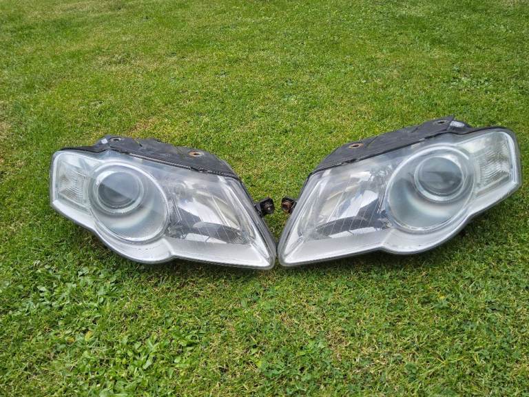 VW Passat B6 Head lights 