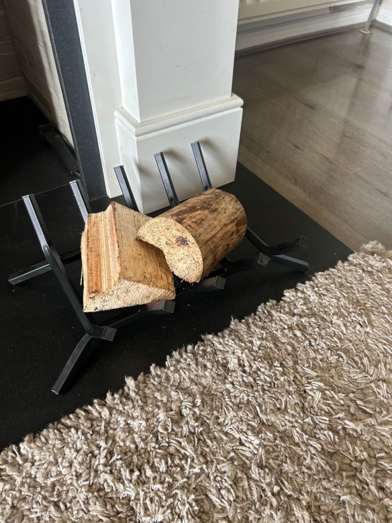 Cast iron log holder 
