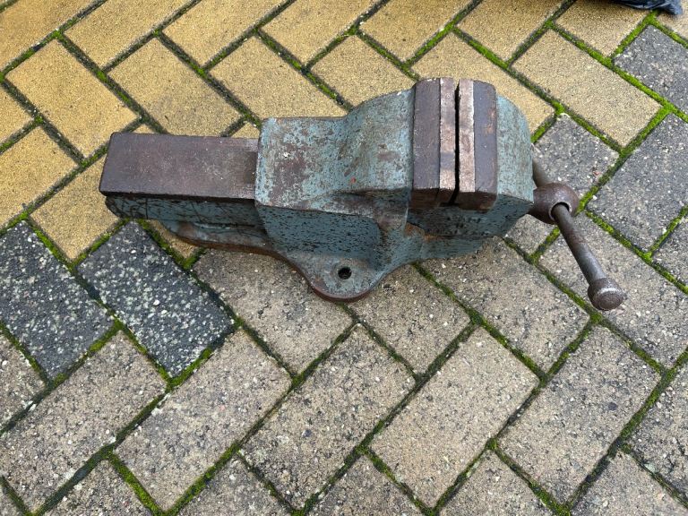 Heavy duty record No 23 bench vice with quick release 