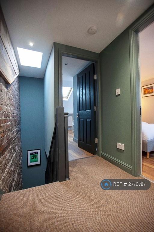 6 bedroom house in Ruskin Avenue, Manchester, M14 (6 bed) (#2776787)