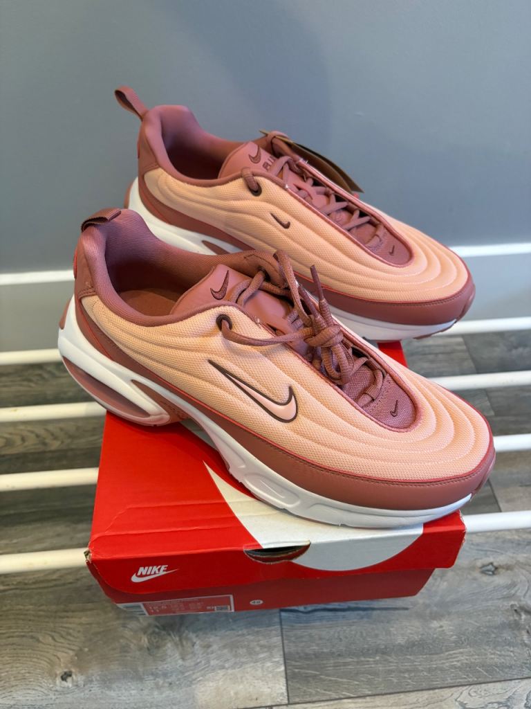 Brand new genuine Nike air max portal trainers size 10