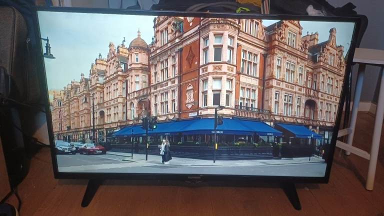 FREE DELIVERY excellent 43 TELEFUNKEN LED full HDTV 1080p freeveiw channels inbuilt 