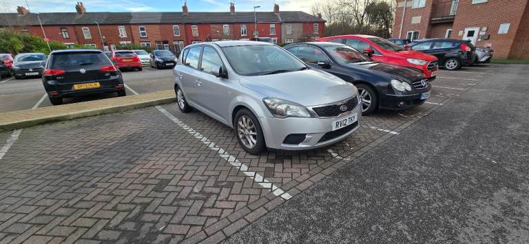2012 KIA CEED 1.6 PETROL – MANUAL – 5 DOOR – £1,700 ONO
