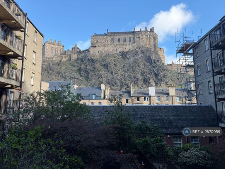 1 bedroom flat in Websters Land, Edinburgh, EH1 (1 bed) (#2870059)