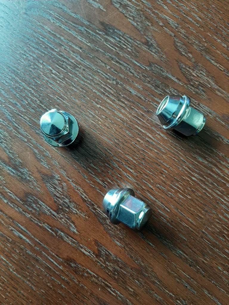 Mondeo / kuga wheel nuts.