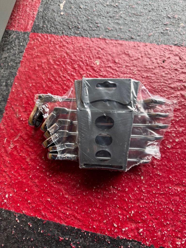 Flexible spanner set 