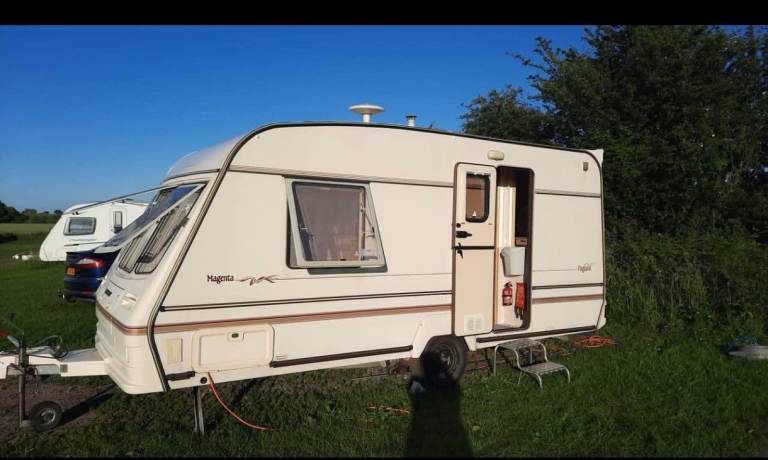 Really good 2 berth touring caravan 