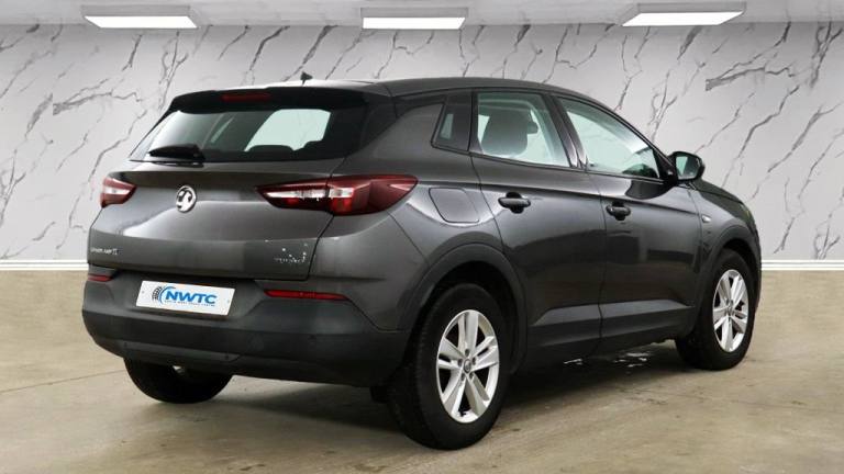 2019 Vauxhall Grandland X 1.2 Turbo GPF SE SUV 5dr Petrol Manual Euro 6 (s/s) (130 ps) 1 FORMER O...