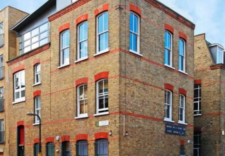 *Shoreditch* Private Serviced Offices: Units from 59 to 60 desks for rent EC1