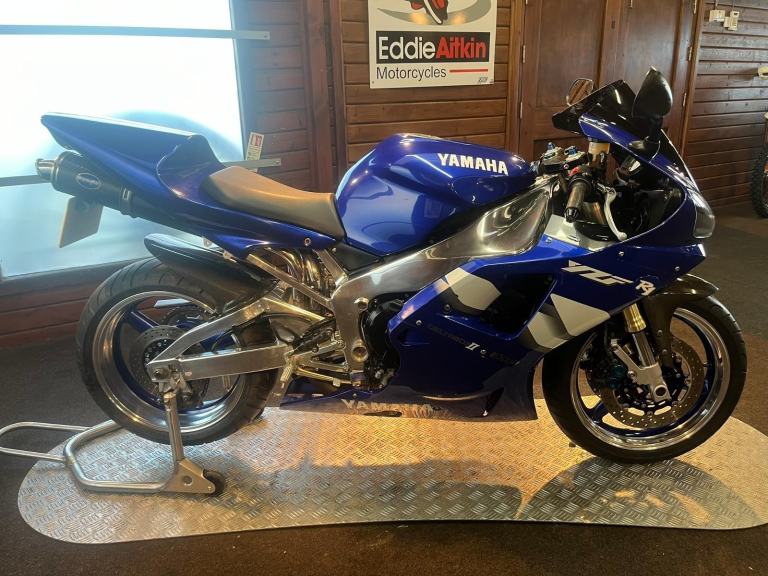 2000 DYNAMITE YAMAHA R1 NO 75 **VERY RARE AND COLLECTABLE ** LOW MILEAGE
