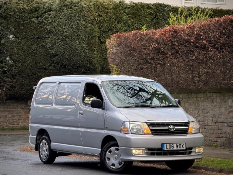 TOYOTA HIACE 2.5 D4-D SWB 280 [AC] + NEW CLUTCH &T-BELT DONE + 2FOWNER + V CLEAN