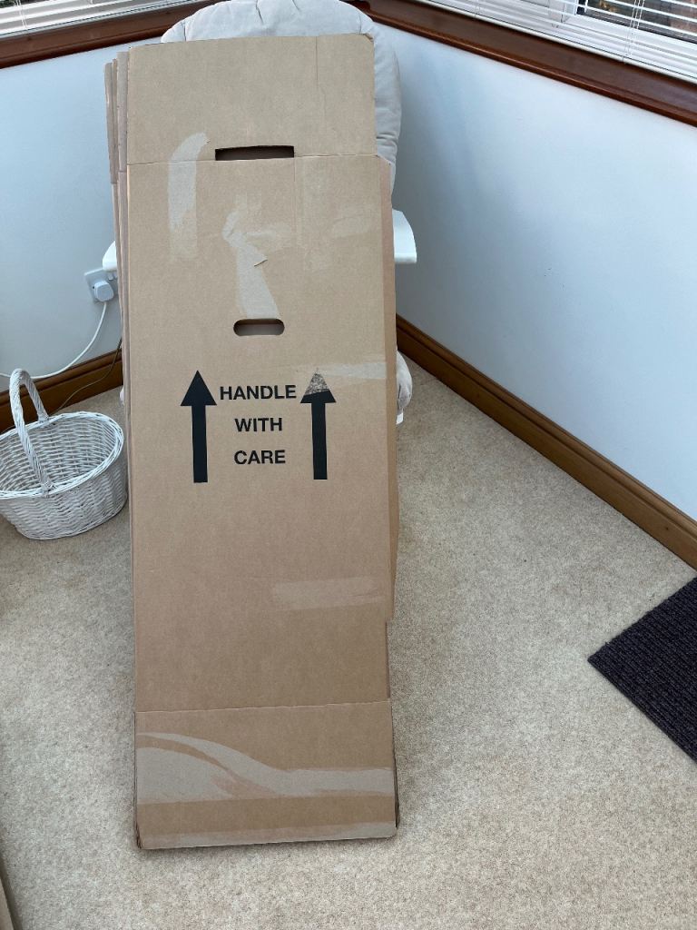 Hanging wardrobe boxes with rail for moving home