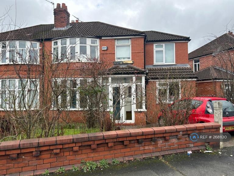 6 bedroom house in Yew Tree Road, Manchester, M14 (6 bed) (#2681130)