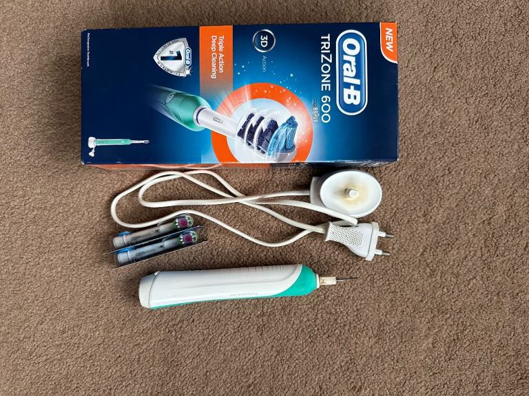 Used Oral B Trizone 600 electric toothbrush 