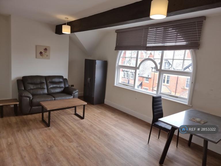 1 bedroom flat in Penrhyn Road, Colwyn Bay, LL29 (1 bed) (#2853322)