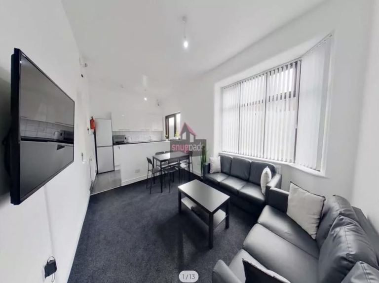 Salford Room - BILLS INCLUDED