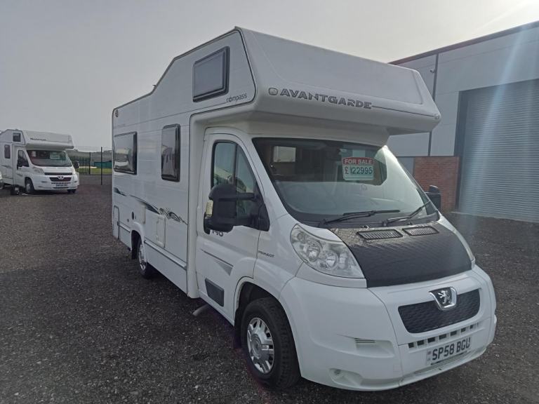 AVANT-GARDE COMPASS 140 4 BERTH