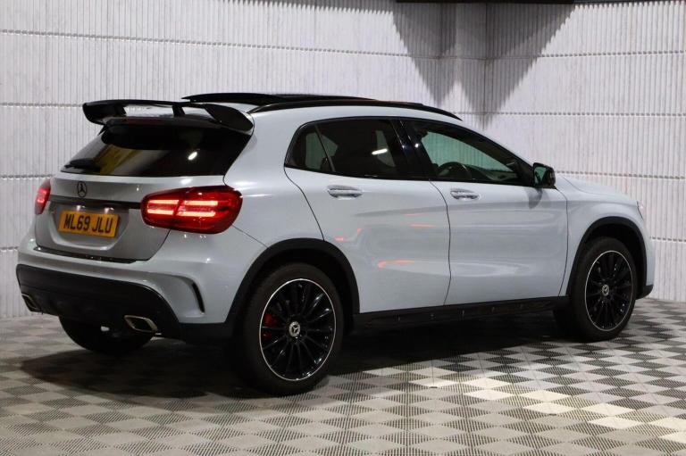 MERCEDES-BENZ GLA CLASS 2.1 GLA220d AMG Line (Premium Plus) 7G-DCT 4MATIC Euro