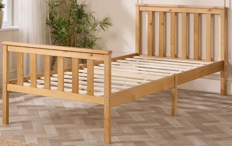 Solid oak wood shaker assembled single bed