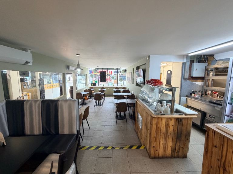 Coffee Shop/Takeaway Business For Sale - Prime Location - Town Centre - Free Parking