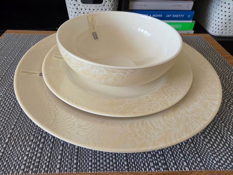 NEW Monsoon Home Lucille Gold Dinnerware Set by Denby - 4 Place Settings