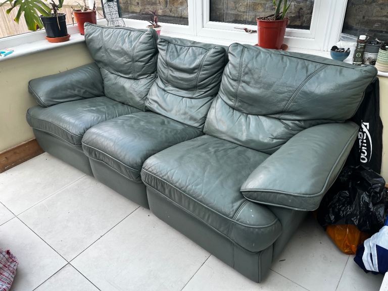 3 seater lazy boy style couch