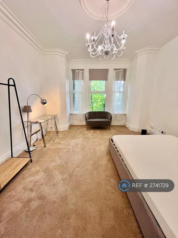 2 bedroom flat in Park Road, Nottingham, NG7 (2 bed) (#2741729)