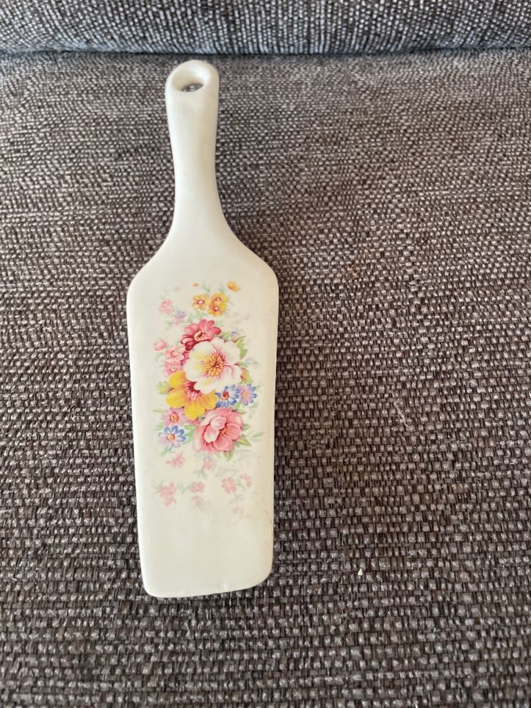 Ceramic Floral Spatula / Server – Good Condition