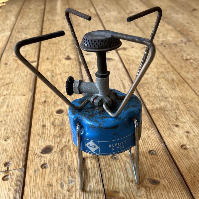 Camping gaz stove Bleuet S 200. No wind shield, base or gas. Not tested. £3 ovno. CAN POST.