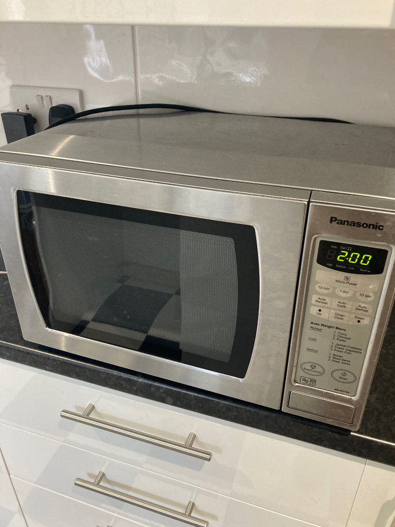 Panasonic stainless steel microwave in excellent condition