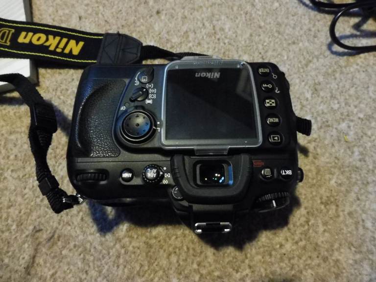 Nikon D200 Digital Camera with 18-70mm AF-DX Lens