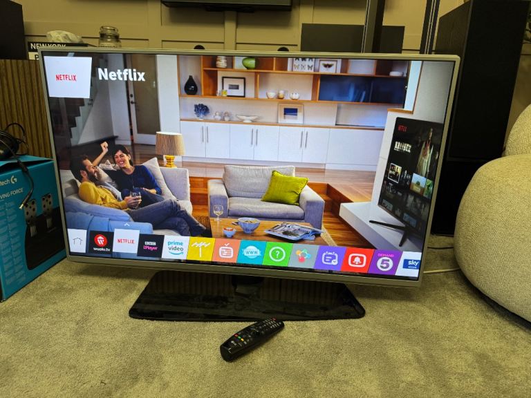 43’ LG Full HD Smart TV